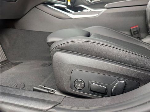 New 2026 BMW 330i Sedan w/ Convenience Package image 4