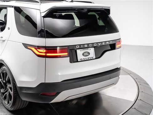 Used 2024 Land Rover Discovery S AWD/4WD image 34