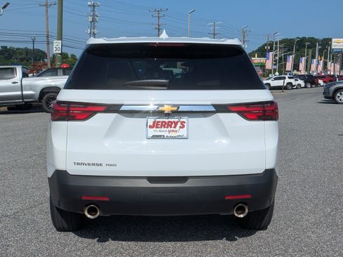 Used 2023 Chevrolet Traverse LS w/ LPO, Cargo Package AWD/4WD image 7