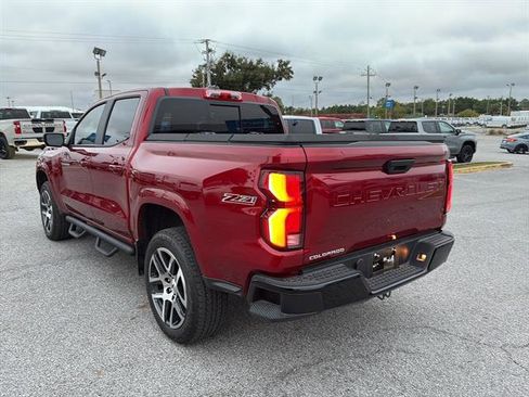 Used 2023 Chevrolet Colorado Z71 image 5