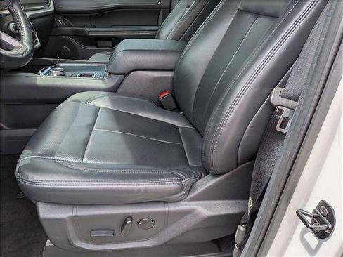 Used 2023 Ford Expedition XLT RWD image 16
