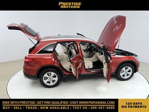 Used 2018 Mercedes-Benz GLC 300 4MATIC image 24