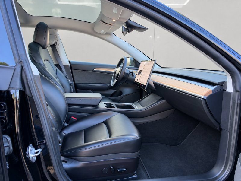 Used 2022 Tesla Model 3 Standard Range RWD image 13