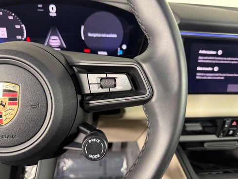 Certified 2025 Porsche Macan Electric RWD image 26