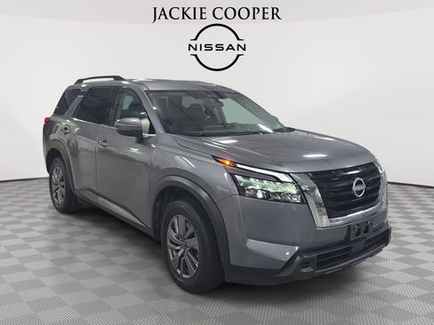 Used 2025 Nissan Pathfinder SV AWD/4WD image 3