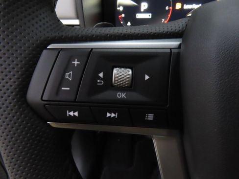 New 2025 Mitsubishi Outlander SE image 12