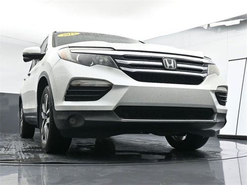 Used 2017 Honda Pilot Touring image 31