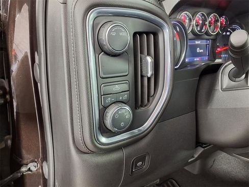 Used 2020 Chevrolet Silverado 1500 LT w/ Texas Edition image 24