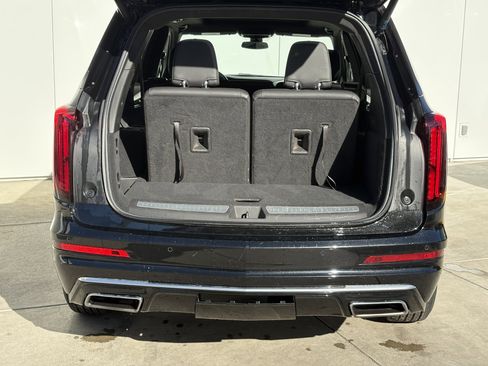 Used 2023 Cadillac XT6 Luxury image 9