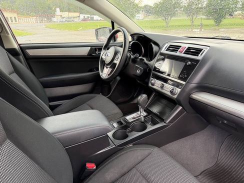 Used 2017 Subaru Outback 2.5i Premium AWD/4WD image 9