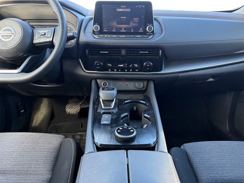 Certified 2021 Nissan Rogue SV image 11