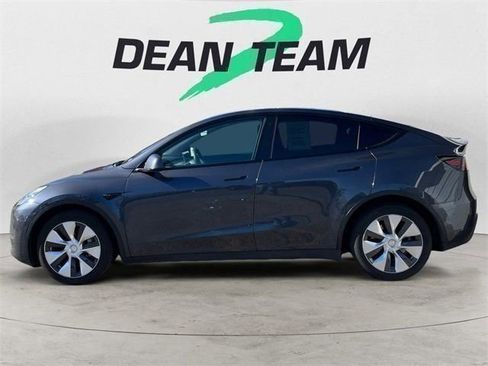 Used 2021 Tesla Model Y Long Range image 6