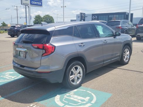 Used 2020 GMC Terrain SLE FWD image 3