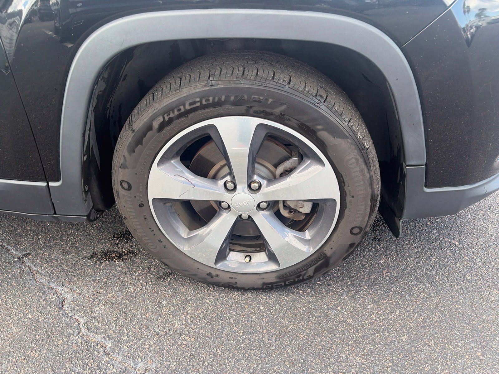 Used 2019 Jeep Cherokee Limited FWD image 9
