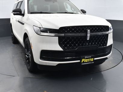 New 2025 Lincoln Navigator L Reserve w/ Jet Appearance Package