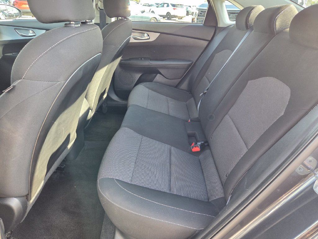 Used 2023 Kia Forte LXS FWD image 6