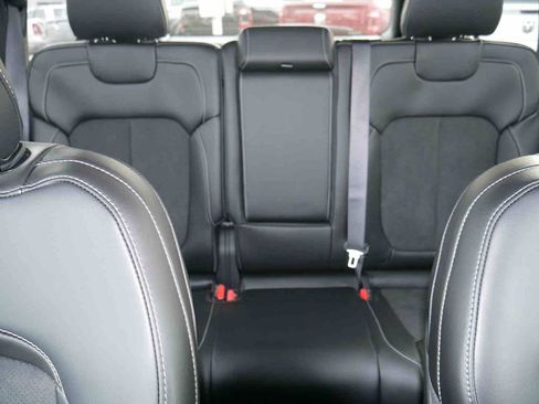 New 2025 Jeep Grand Cherokee Altitude image 35