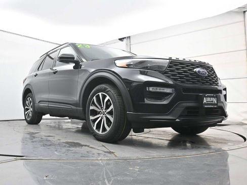 Used 2023 Ford Explorer ST-Line w/ Class IV Trailer Tow Package AWD/4WD image 16