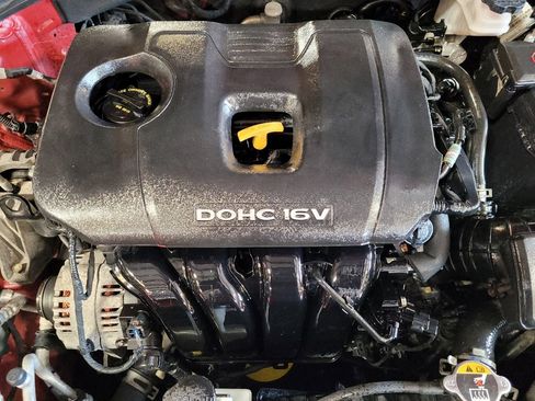 Used 2017 Hyundai Elantra Value Edition w/ Cargo Package image 30