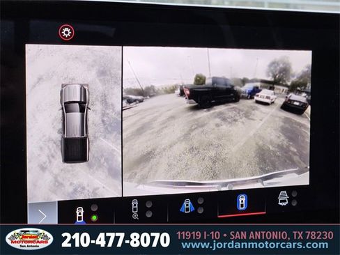 Used 2024 GMC Canyon Denali image 21