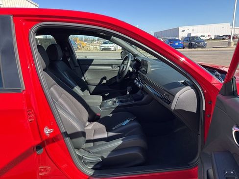 Used 2025 Honda Civic Sport image 38