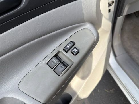 Used 2005 Toyota Tacoma 2WD Access Cab image 9