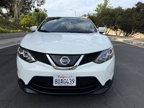 Used 2019 Nissan Rogue Sport S image 2