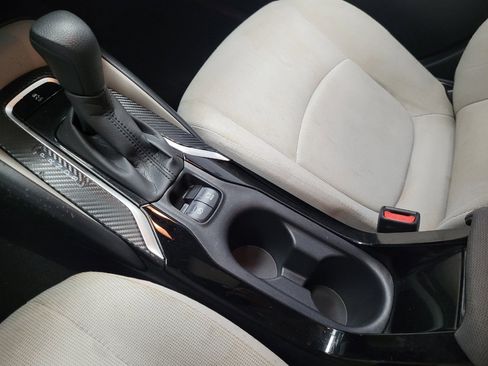 Used 2021 Toyota Corolla LE w/ Carpet Mat Package (TMS) FWD image 26