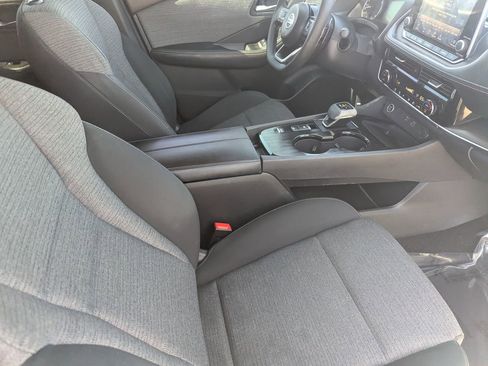 Used 2021 Nissan Rogue SV FWD image 12