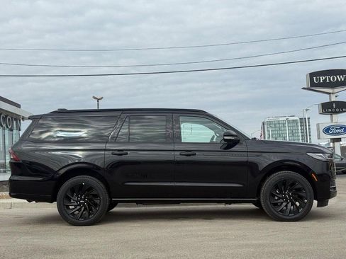 New 2026 Lincoln Navigator L Reserve w/ Jet Appearance Package AWD/4WD image 2