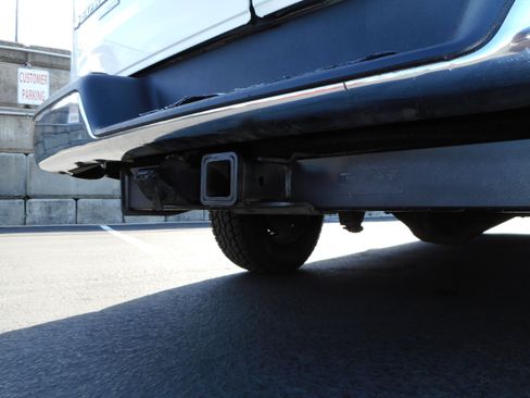 Used 2015 Chevrolet Express 3500 RWD 3500 6.0 V8 Cargo Van 1 Ow image 9