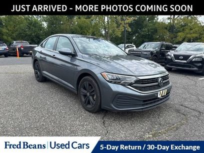 Used 2024 Volkswagen Jetta SE w/ Panoramic Sunroof Package