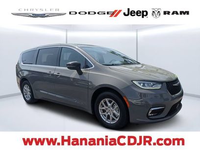 Certified 2025 Chrysler Pacifica Select