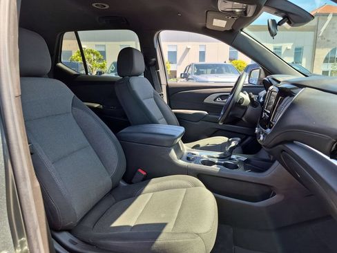 Used 2023 Chevrolet Traverse LT FWD image 28