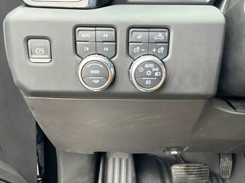 Certified 2023 GMC Sierra 1500 AT4 w/ Technology Package image 18