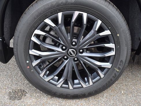 New 2026 Nissan Rogue Platinum image 12