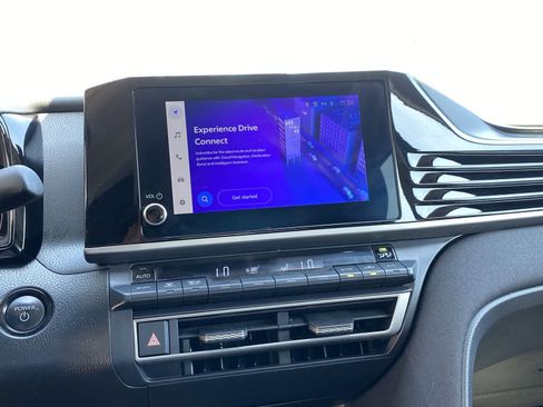 Used 2025 Toyota Camry LE image 30