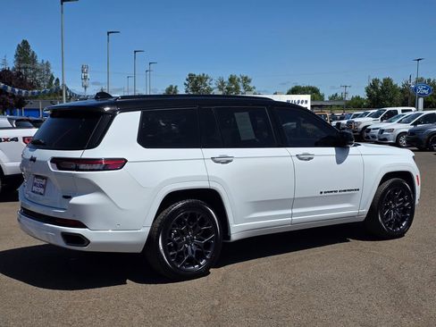Used 2025 Jeep Grand Cherokee L Summit AWD/4WD image 38