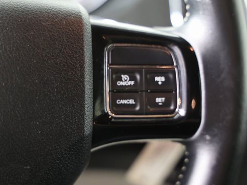 Used 2016 Dodge Grand Caravan SE image 15