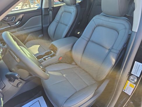 New 2026 Lincoln Corsair Premiere image 14