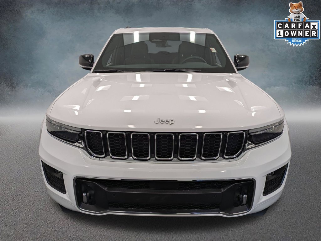 Used 2024 Jeep Grand Cherokee Overland w/ Luxury Tech Group IV AWD/4WD image 2