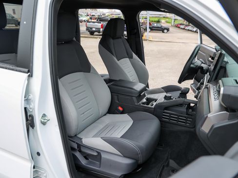 Certified 2024 Toyota Tacoma TRD Off-Road AWD/4WD image 46