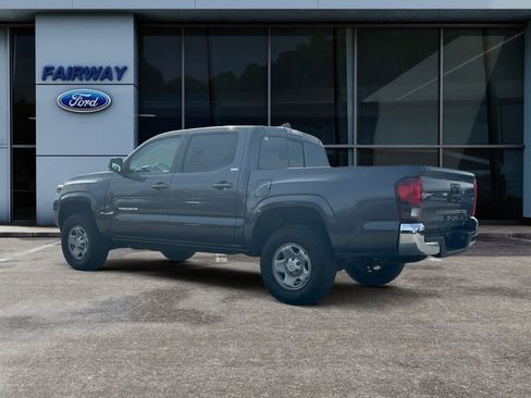 Used 2021 Toyota Tacoma SR5 RWD image 4