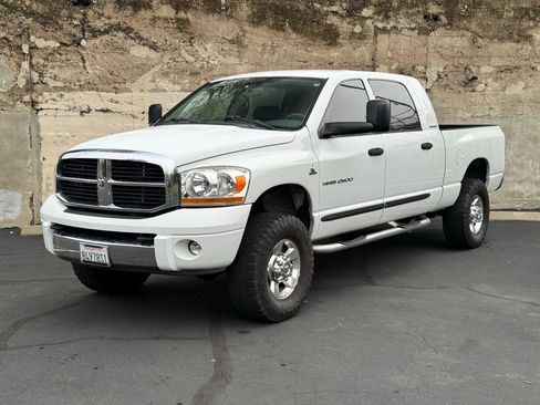 Used 2006 Dodge Ram 2500 Truck SLT w/ Light Group AWD/4WD image 8