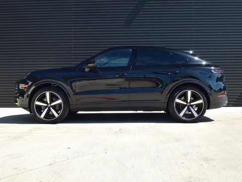 Certified 2025 Porsche Cayenne Coupe image 2