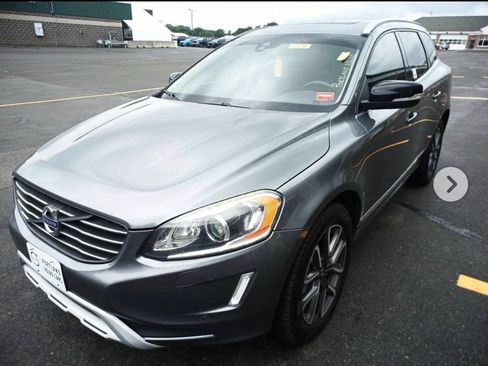 Used 2017 Volvo XC60 T6 Dynamic w/ Climate Package AWD/4WD image 2