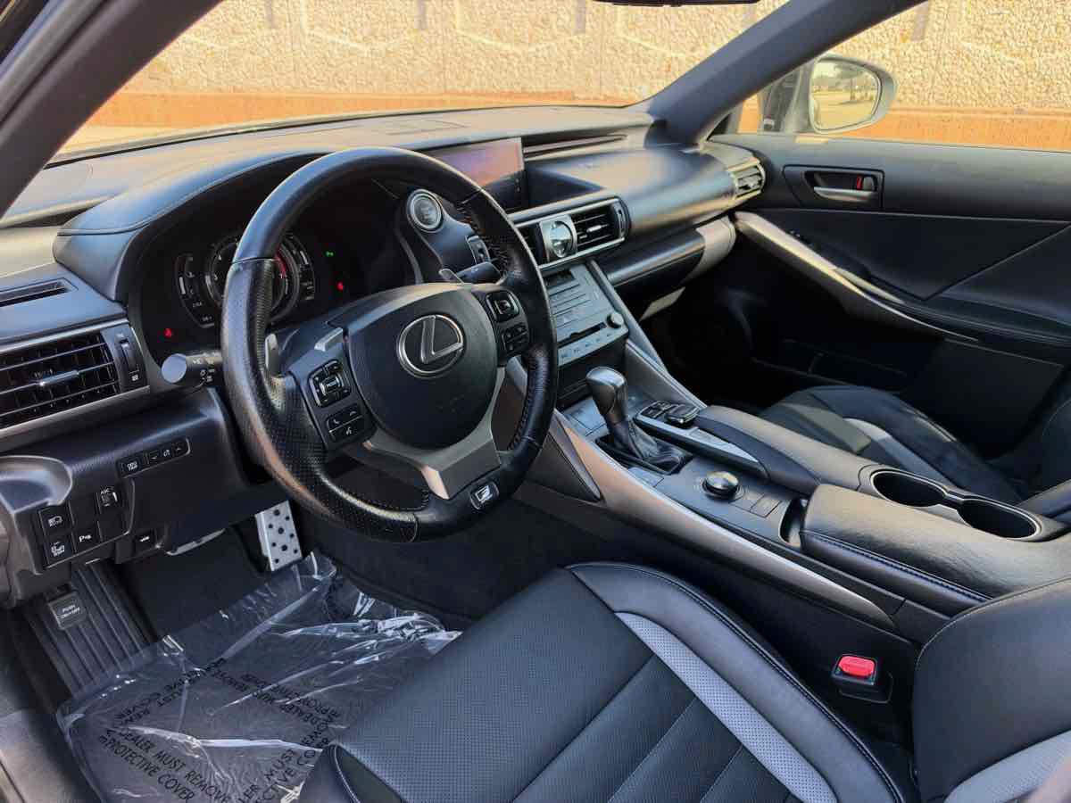 Used 2020 Lexus IS 300 F Sport w/ Blackline Edition RWD image 15