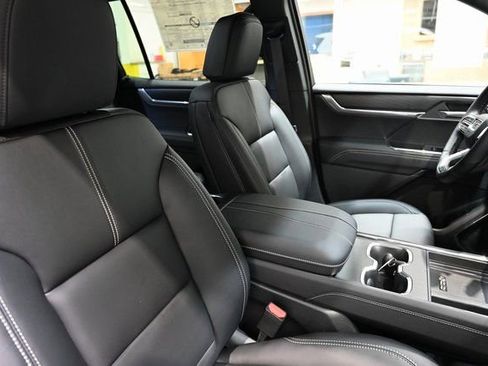 New 2026 GMC Acadia Elevation w/ Elevation Premium Package FWD image 8