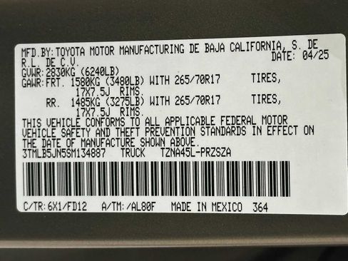 Certified 2025 Toyota Tacoma TRD Off-Road AWD/4WD image 30