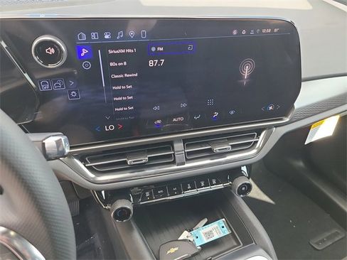 New 2026 Chevrolet Equinox EV LT image 29